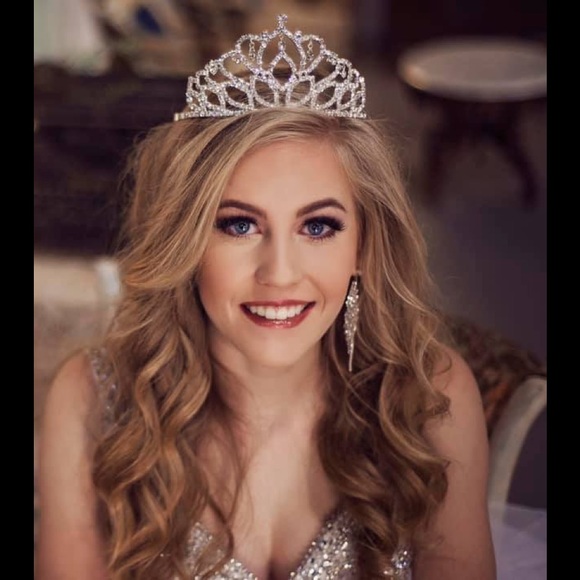 Meet your Posher, Macee - Picture 1 of 1